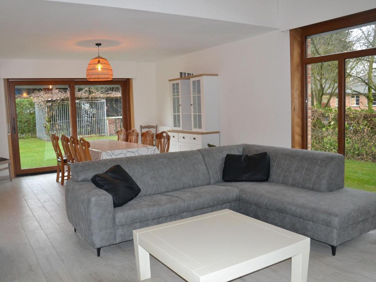 Welcoming Villa In Puivelde With Terrace Garden Barbeque Eksteriør billede
